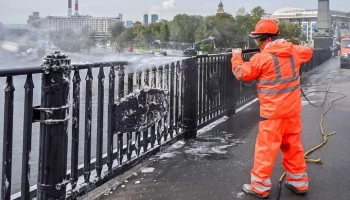 Около 2 тыс инженерных сооружений промоют в Москве перед Днем города