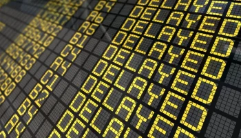 Аэропорт Вашингтона временно приостановил работу из-за ЧП с самолетом