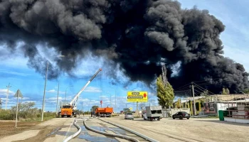 Глава города Ткаченко: факельное горение на нефтебазе в Феодосии практически прекратилось