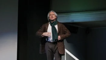 Москва онлайн покажет прощание с актером и телеведущим Алексеем Веселкиным