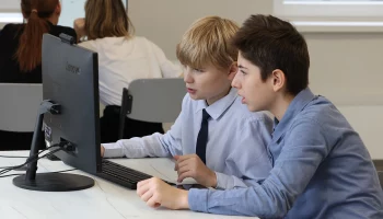 Собянин: Две тысячи московских школьников прошли в финал всероссийской олимпиады