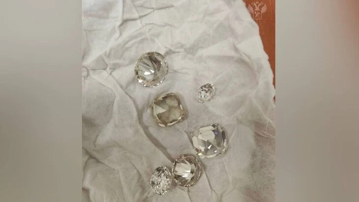 В Дагестане задержали мужчину с бриллиантами на 41 млн рублей из ОАЭ В Дагестане задержали мужчину с бриллиантами на 41 млн рублей из ОАЭ