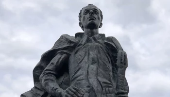 Посвященный Булату Окуджаве маршрут появился на портале &laquo;Узнай Москву&raquo;