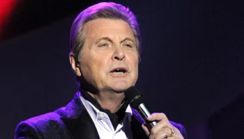 Представитель Льва Лещенко рассказал, что он чувствует себя нормально