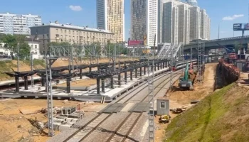 Строители начали сборку металлоконструкций схода на платформу на вокзале Беговая