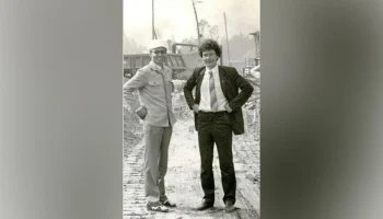 Собянин опубликовал архивное фото, когда работал начальником ЖКХ