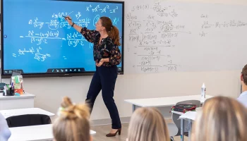 Столичных педагогов пригласили на вебинар по финансовой грамотности молодежи