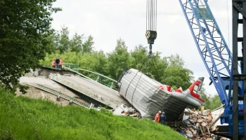 В Брянской области объявлен трехдневный траур после обрушения моста