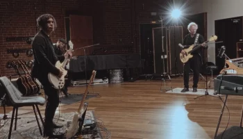 Группа "Кино" перевыпустила альбом "Это не любовь"