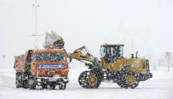 Ребенок погиб под машиной в Петропавловске-Камчатском из-за наледи на дороге Ребенок погиб под машиной в Петропавловске-Камчатском из-за наледи на дороге