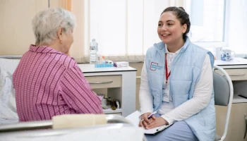 Собянин рассказал, как социальные координаторы помогают пациентам больниц