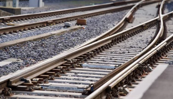 Подросток погиб под колесами электрички в Подмосковье