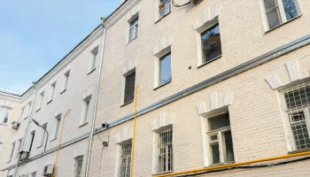 В Таганском районе капитально отремонтировали исторический дом 1905 года постройки с замковыми камня