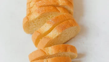 В России обновят ГОСТ на белый хлеб: что изменится и как это повлияет на цены