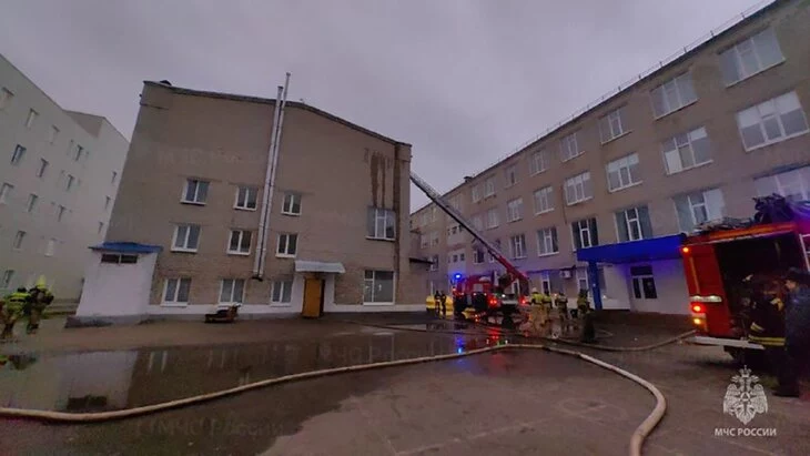 Пожар в Ульяновском институте гражданской авиации ликвидирован Пожар в Ульяновском институте гражданской авиации ликвидирован