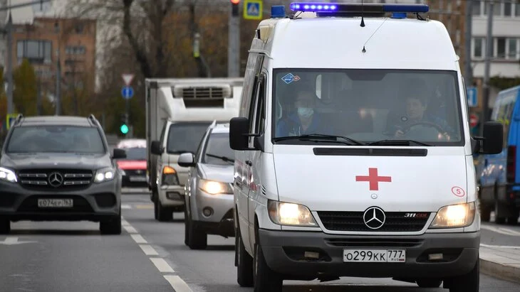 Три человека пострадали в ДТП на Брестском шоссе в Москве Три человека пострадали в ДТП на Брестском шоссе в Москве