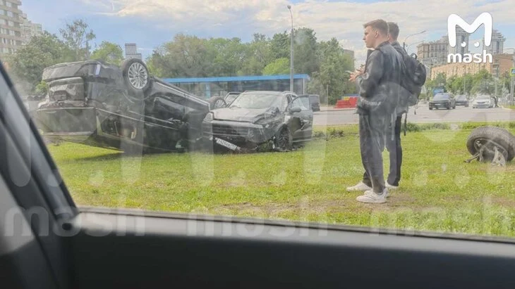 Экс-футболист "Спартака" Прудников попал в ДТП в центре Москвы Экс-футболист "Спартака" Прудников попал в ДТП в центре Москвы
