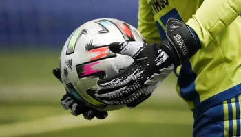 Российская молодежная сборная по футболу обыграла действующих чемпионов мира