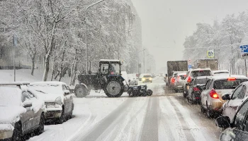 &laquo;Будьте осторожны!&raquo;: МЧС выпустило предупреждение в связи со снегопадом в Москве
