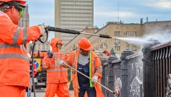 Около 2 тыс инженерных сооружений промоют в Москве перед Днем города