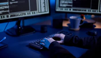 Житель Свердловской области с помощью вируса украл более 500 тыс руб у 12 человек