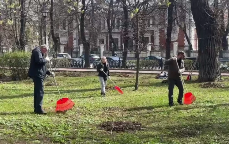 Первый в этом году общегородской субботник завершился в Москве Первый в этом году общегородской субботник завершился в Москве