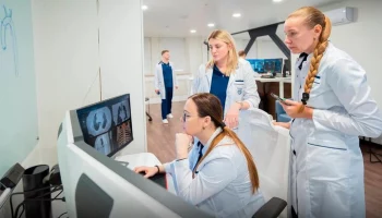 Собянин: более 370 единиц новейшей медтехники установили в медучреждениях Москвы