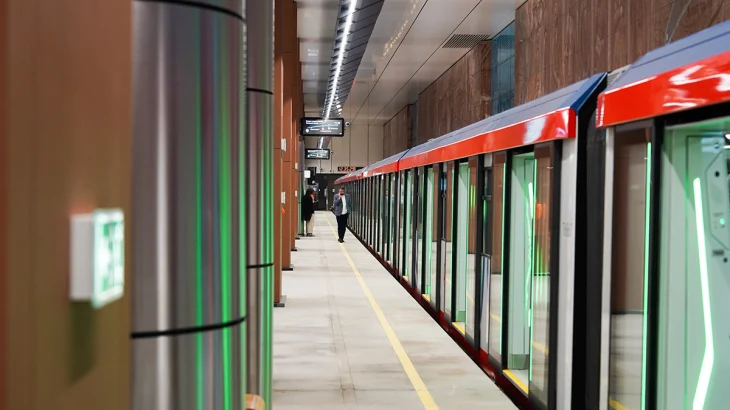 Путин и Собянин дали старт тестированию беспилотного поезда метро без пассажиров