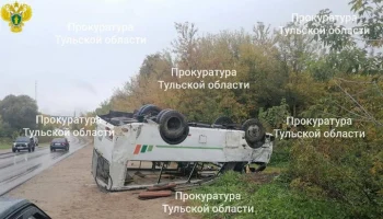 Пассажирский автобус перевернулся в Тульской области