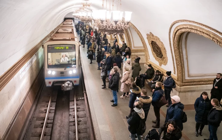 Бегавших по крышам поездов в метро Москвы привлекут к уголовной ответственности