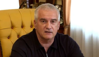 Аксенов заявил, что в Крыму на месяц заморозили цены на топливо