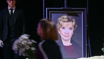 Веру Алентову похоронили на Новодевичьем кладбище рядом с Владимиром Меньшовым