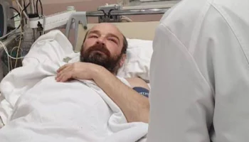 Появились первые кадры из реанимации с найденным в Охотском море Пичугиным