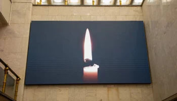 Минуту молчания по погибшим при теракте в &laquo;Крокусе&raquo; провели в Музее Победы