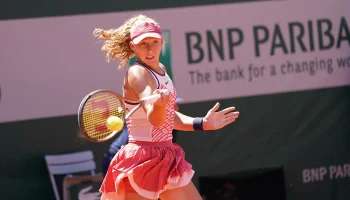 Мирра Андреева победила в турнире WTA 1000 и стала первой ракетой России