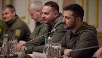 Зеленский сообщил об увольнении главы Генштаба ВСУ Шапталы