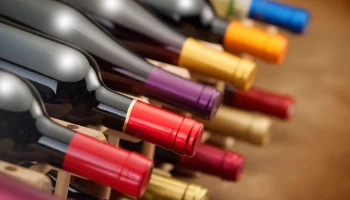 Розничная продажа алкоголя снизилась почти на 10% в России