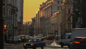 Синоптики сообщили о переменной облачности и сухой погоде в Москве 3 декабря