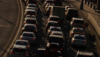 Ограничения на улицах Москвы начали снимать после проведения парада Победы