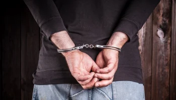 Сотрудник заведения задержан в Москве за кражу 1 млн рублей с карты работодателя