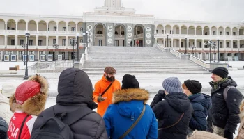 Около двух тысяч аттестованных гидов работают в Москве