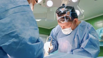 Собянин заявил о росте объема операций по установке постоянных нейростимуляторов