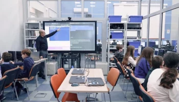 Собянин рассказал о развитии виртуальных лабораторий МЭШ