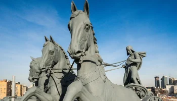 Собянин сообщил о завершении реставрации главных символов Московского ипподрома