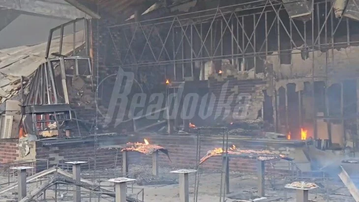 Число пострадавших в результате обстрела ТЦ в Донецке выросло до 11 Число пострадавших в результате обстрела ТЦ в Донецке выросло до 11