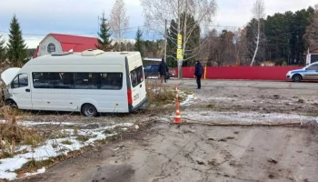 Девять человек пострадали в ДТП с микроавтобусом в Тюменской области