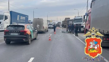 Один человек погиб и четверо пострадали в результате ДТП с грузовиком в Мытищах