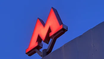 Интервалы поездов увеличили на фиолетовой ветке в Москве из-за человека на пути Интервалы поездов увеличили на фиолетовой ветке в Москве из-за человека на пути