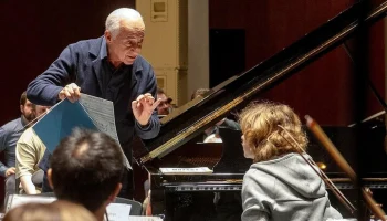 Владимир Спиваков провел открытую репетицию в детской школе искусств