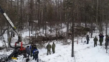 Появились кадры с места крушения вертолета в Амурской области